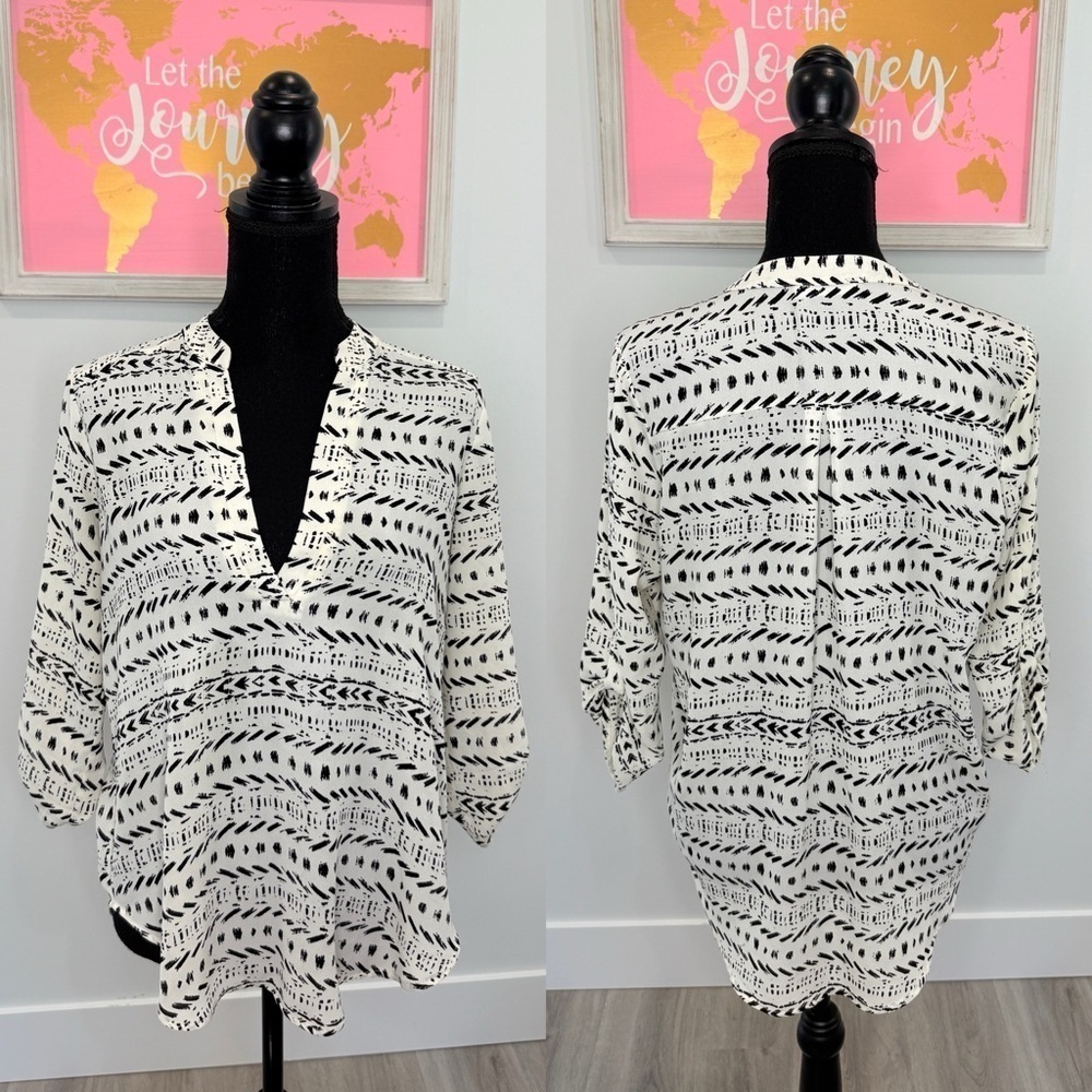 Lush V-Neck 3/4 Sleeve Blouse (S)